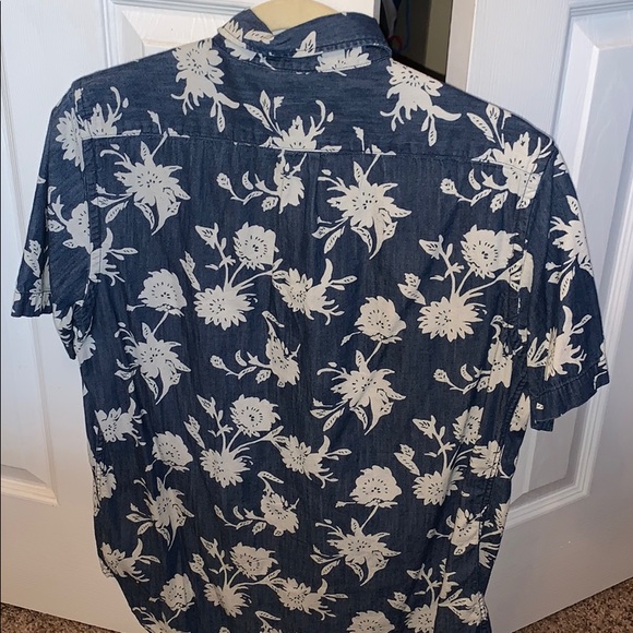 SM Old Navy Short Sleeve Button Up - Picture 3 of 3